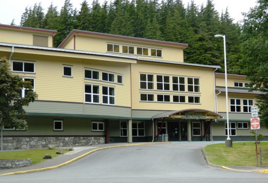 Ketchikan’s school board to discuss whether middle school students should be issued lockers