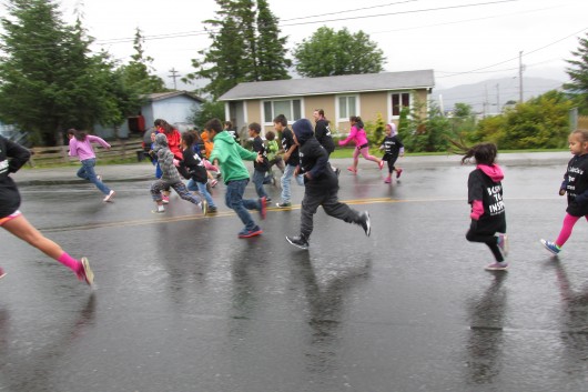 Kids compete in a fun run to start out the day.