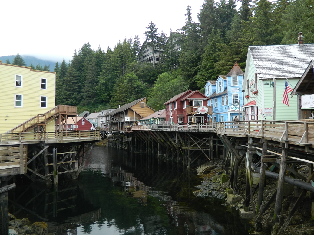 Ketchikan man drowns while fleeing police early Friday morning