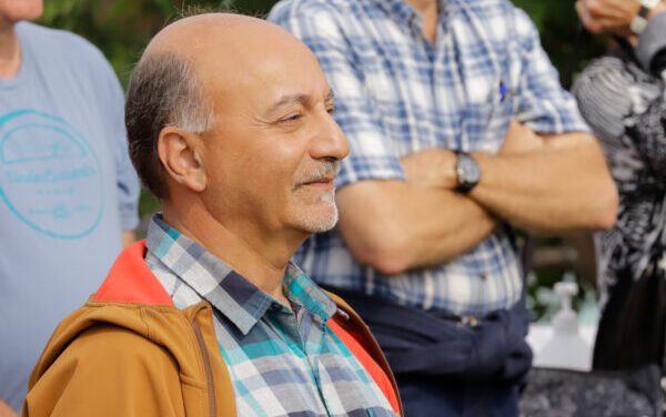 Democratic candidate Les Gara discusses campaign for governor during Ketchikan stop