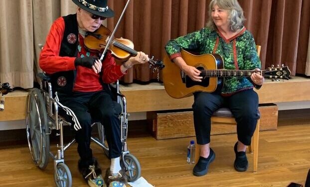 Alaskans remember Athabaskan fiddler Bill Stevens, who taught generations of musicians