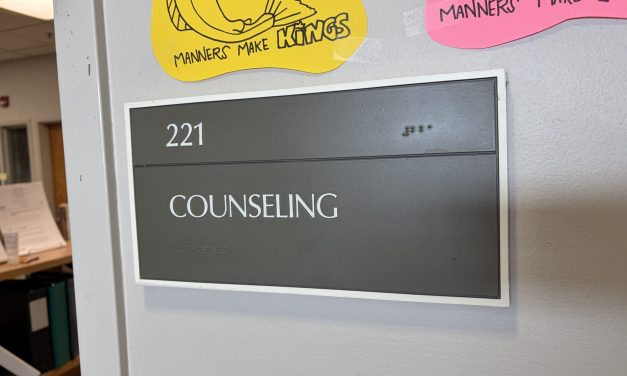 Kayhi seniors tackle local scholarships