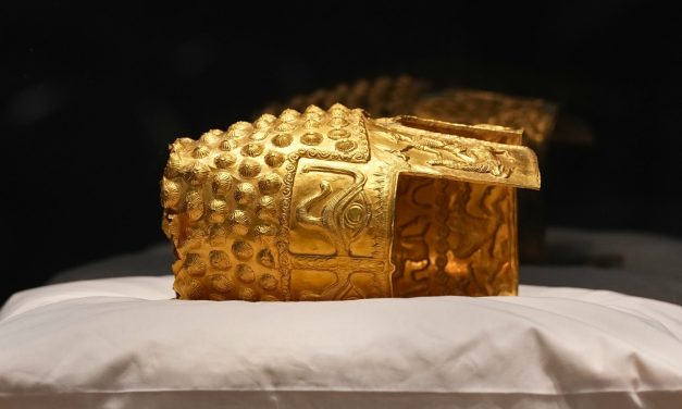 Priceless 2,500-year-old golden helmet returned to Romania after Dutch museum raid