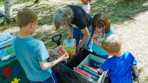 Books from shuttered Mat-Su school get second life through free book program