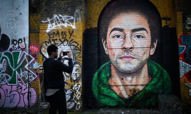 As Luigi Mangione’s lawyers head to court, support grows for the accused ‘vigilante’