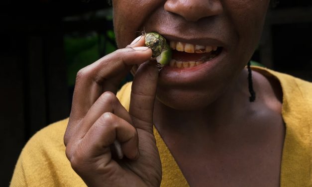 Ancient teeth pose a mystery: What made those strange grooves?